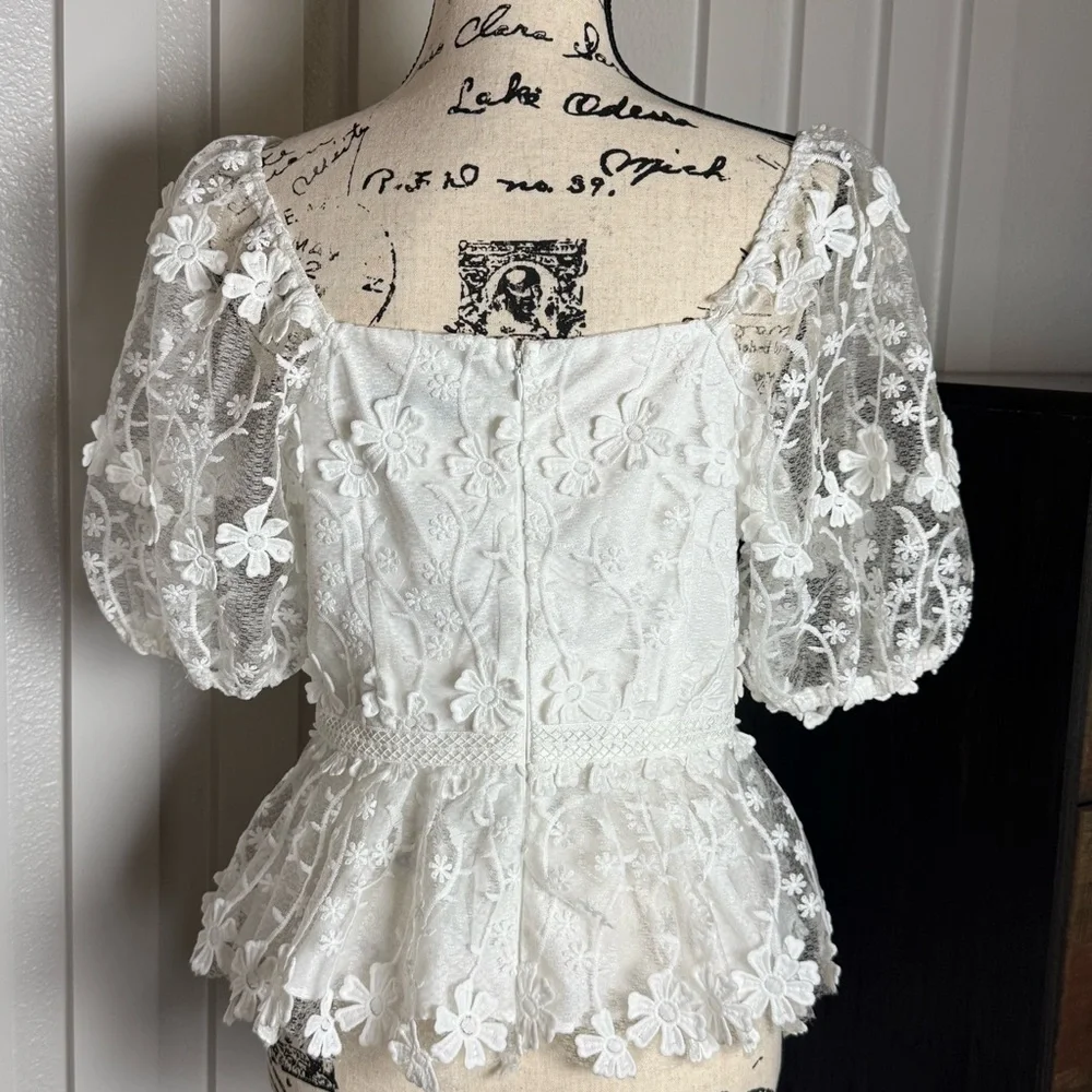 Endless Rose White Floral Lace Peplum Top‎ Puff Sleeve Size L NWT